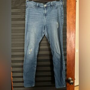Hollister High Rise Jeans - Stretchy